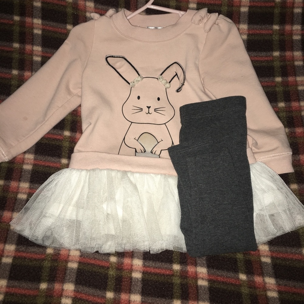 ⛔️SOLD⛔️18 months Bunny outfit